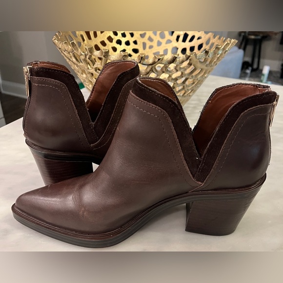 Vince Camuto Riggie Bootie Size 9 - Picture 2 of 7